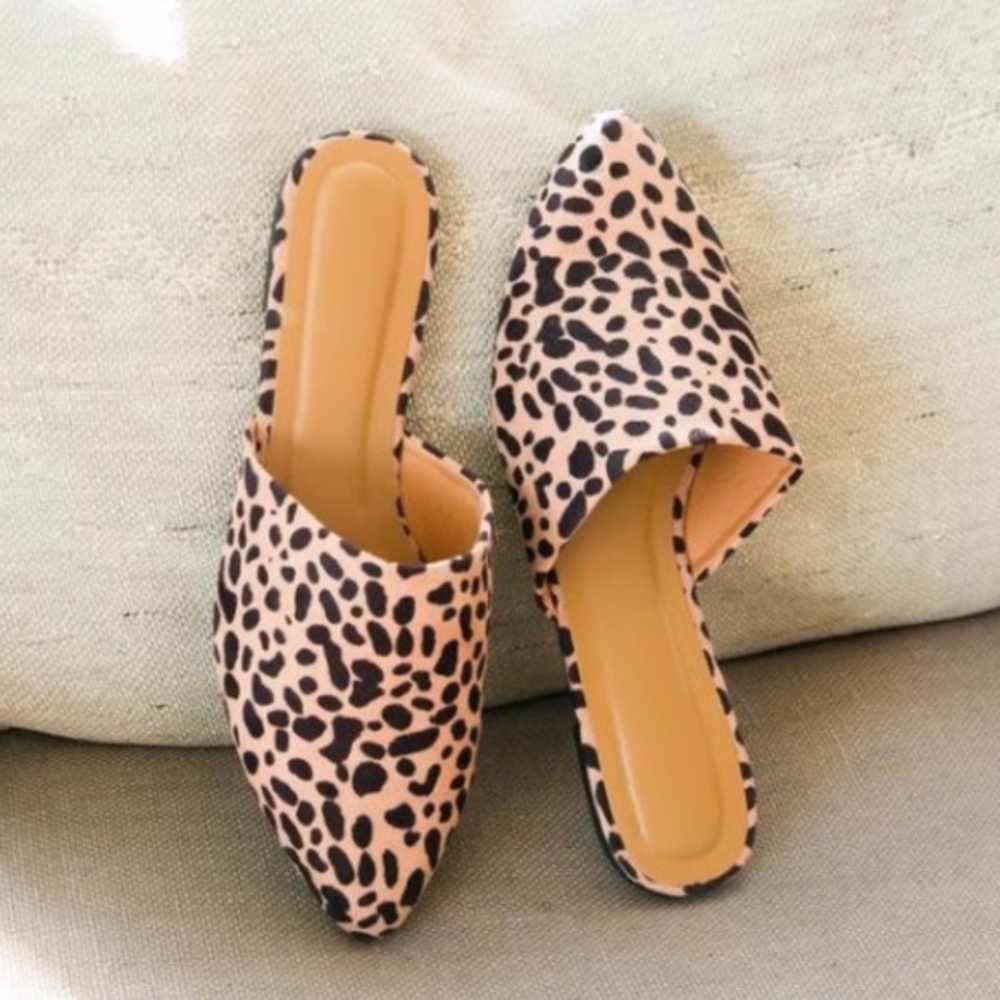 DAKOTA Leopard Print Slip ons - Picture 1 of 2